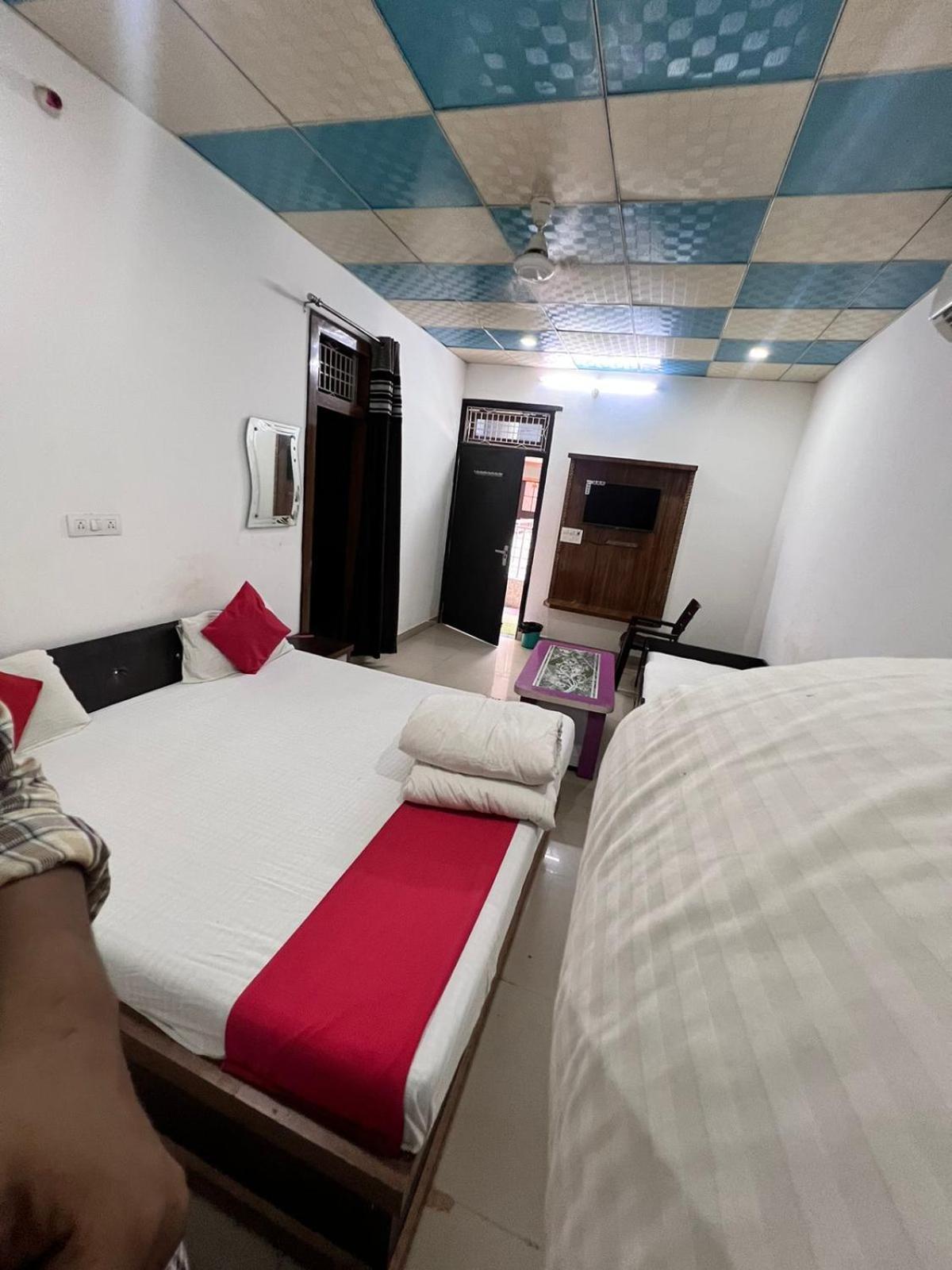 Nandini Complex Hotel Bharatpur Exterior photo