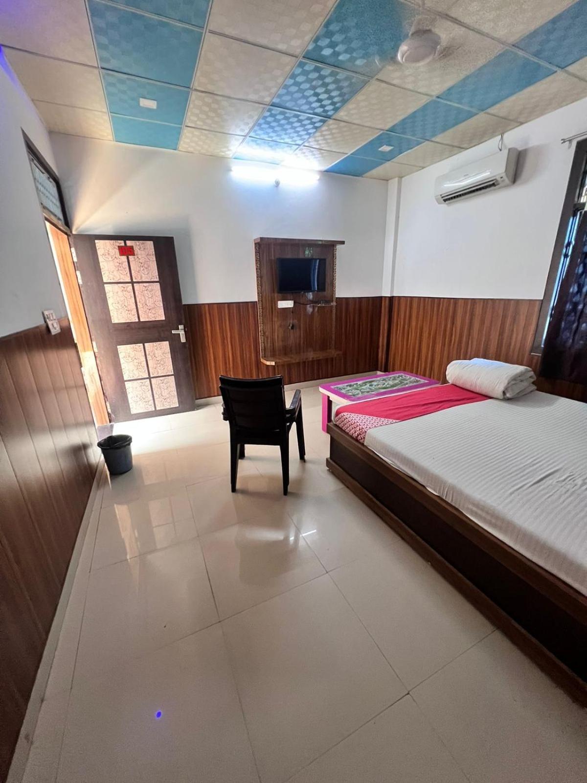 Nandini Complex Hotel Bharatpur Exterior photo